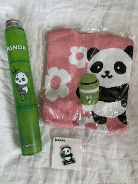 SEATTLE Panda Fest Official Pin and Official Tote with Panda Drink Tumbler NIB